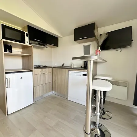 1a Op Recreatiepark De Wielen Chalet *