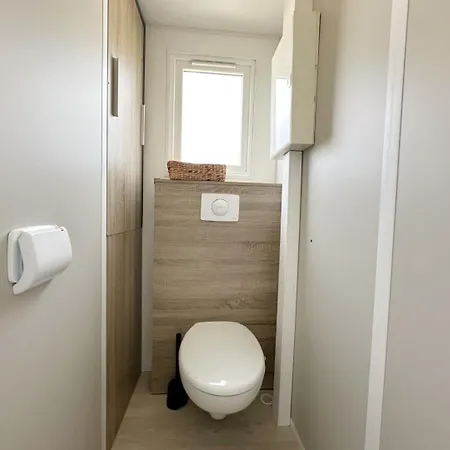 1a Op Recreatiepark De Wielen Chalet