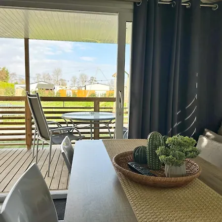 Domek alpejski 1a Op Recreatiepark De Wielen Sint Maarten