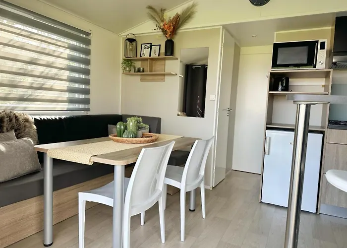 1a Op Recreatiepark De Wielen Chalé *